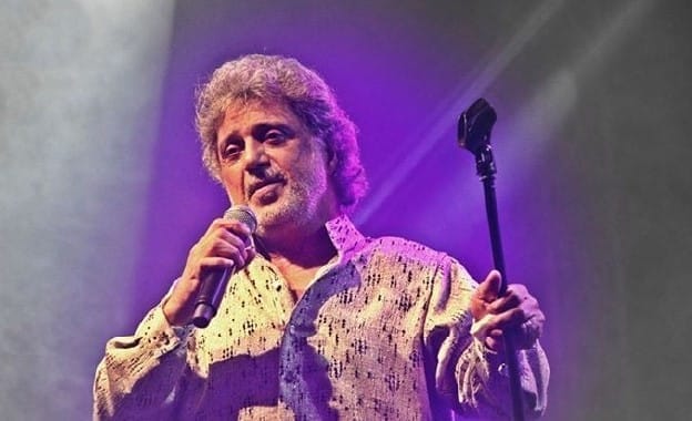 داریوش اقبالی خواننده سرشناس موسیقی پاپ ایران